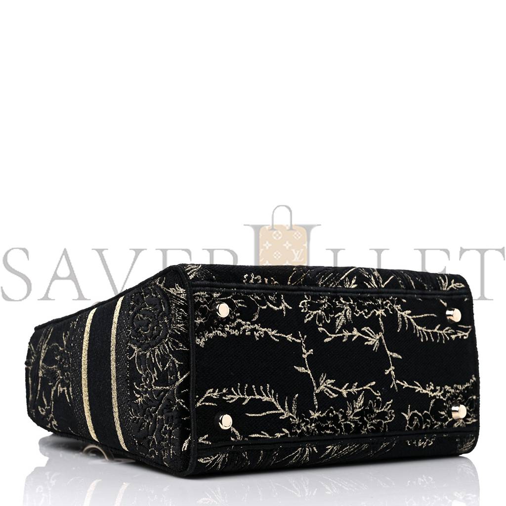 DIOR CANVAS EMBROIDERED JARDIN D'HIVER MEDIUM LADY D-LITE BLUE (23*20*12.1cm) DIOR CANVAS EMBROIDERED JARDIN D'HIVER MEDIUM LADY D-LITE BLUE (23*20*12.1cm)