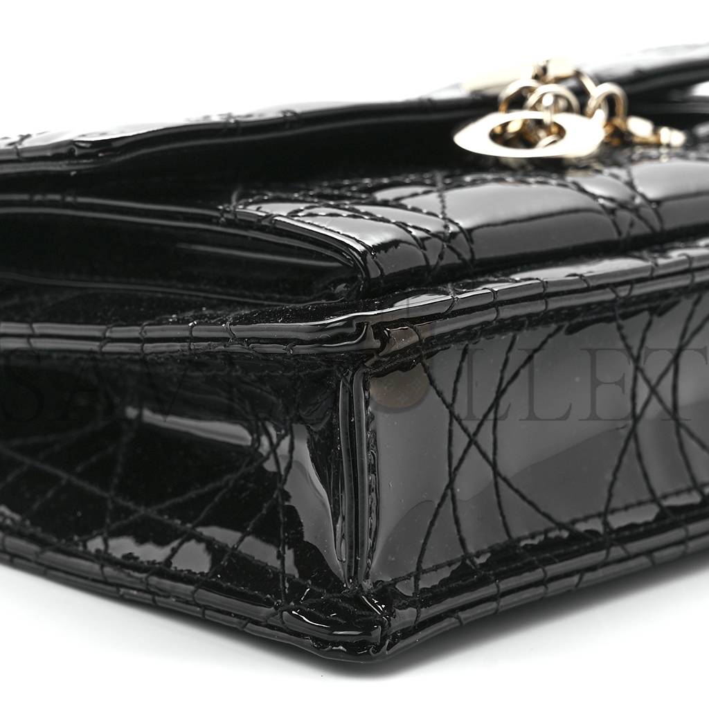 DIOR PATENT CANNAGE LADY DIOR CHAIN POUCH BLACK (19*13*4.4cm) DIOR PATENT CANNAGE LADY DIOR CHAIN POUCH BLACK (19*13*4.4cm)